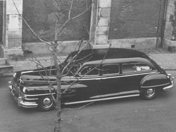 150-chrijsler-lijkwagen